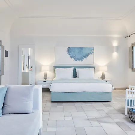 Aqua Blue 5* Perissa (Santorini)