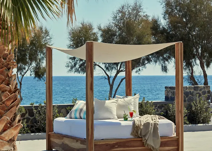 Aqua Blue Hotel Perissa (Santorini)